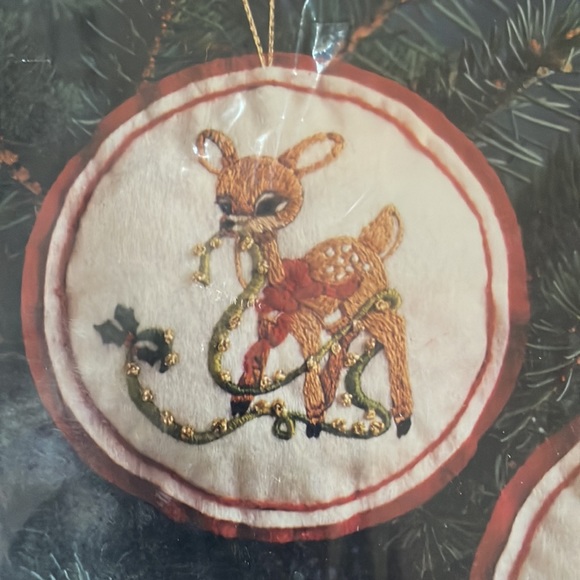 🎄•vintage Christmas crewel kit - Picture 3 of 5